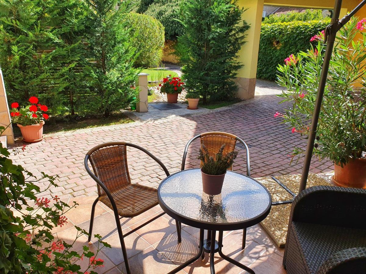 Gardenia Apartman Esztergom Exterior foto